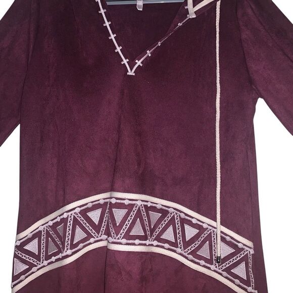 Monoreno Women's Faux Suede Hooded Long Top‎ Burgundy M Embroidered Fringed EUC - Picture 5 of 6